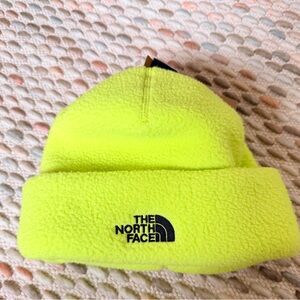 The North Face - Whimzy Powder Fleece Beanie NWT